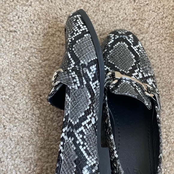 Shoes - Picture 4 of 4